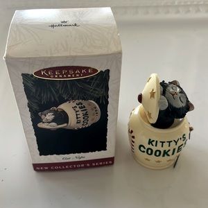 EUC Hallmark Keepsake 1994 Cat in the cookie jar ornament.vintage